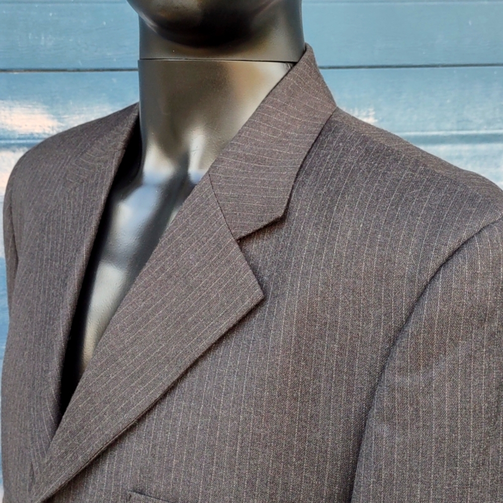 ATTENTION CLOTHING COMPANY MEN'S CLASSIC ( ) BUTTON GREY  PIN STRIPE BLAZER